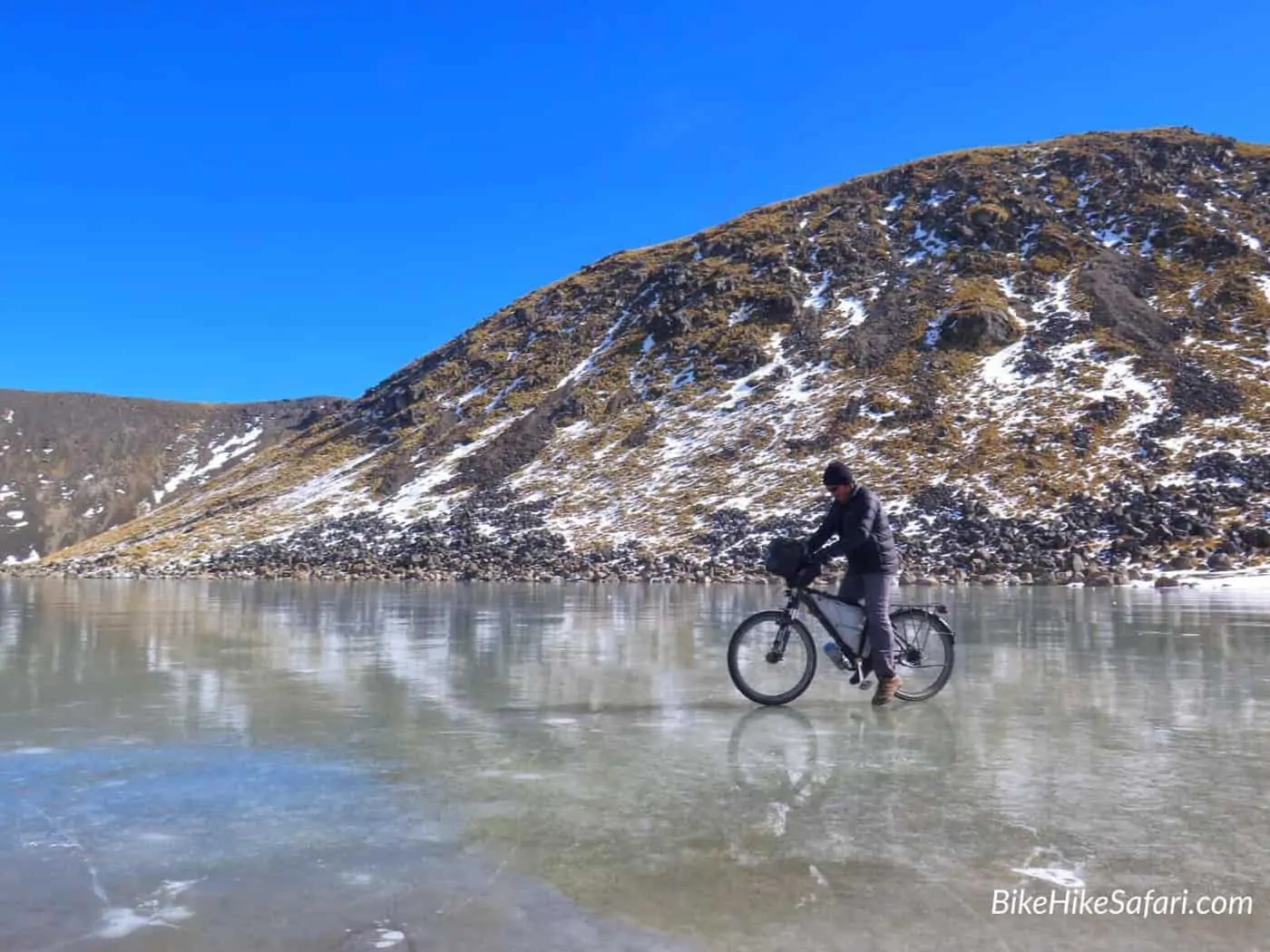 cycling the the frozen lake nevada de toluca