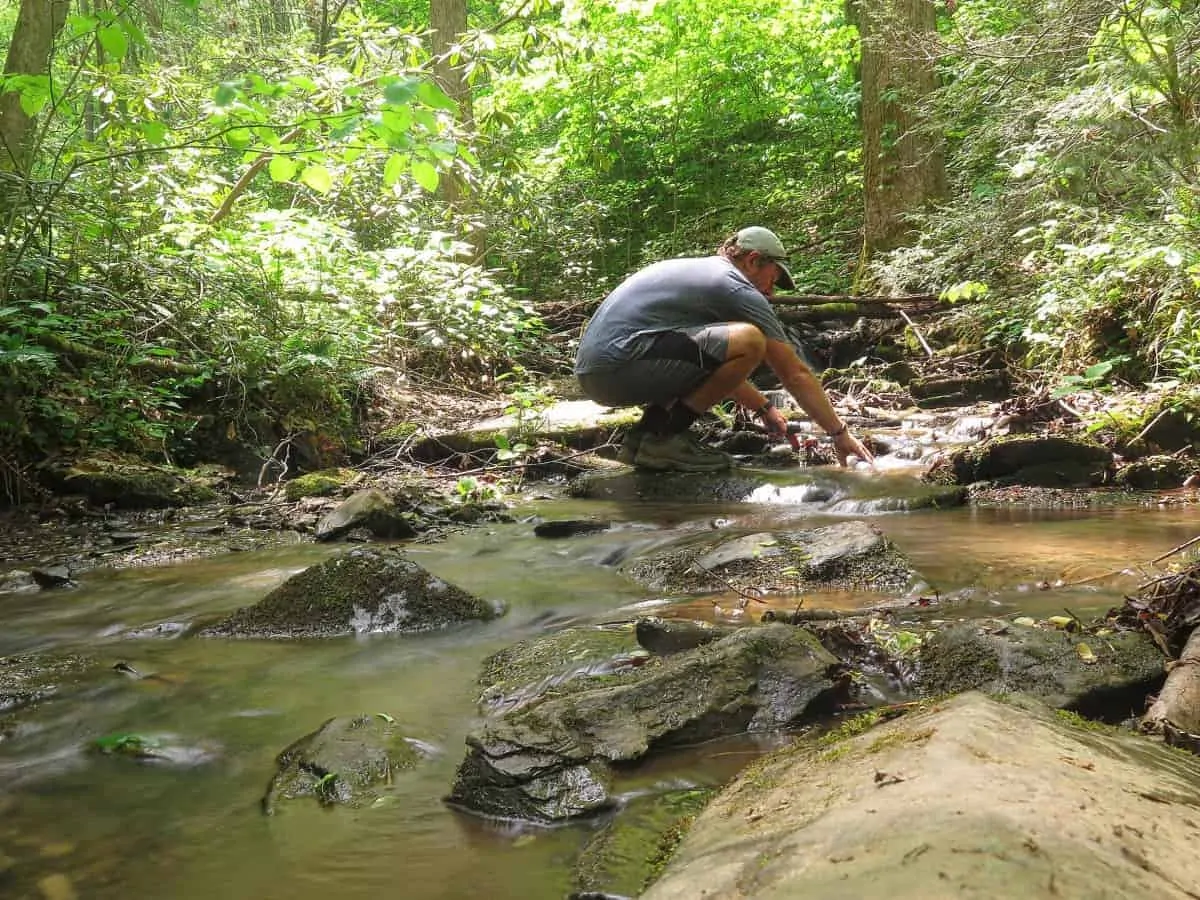 filling water