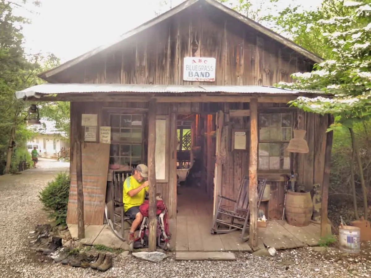 standing bear farm hostel