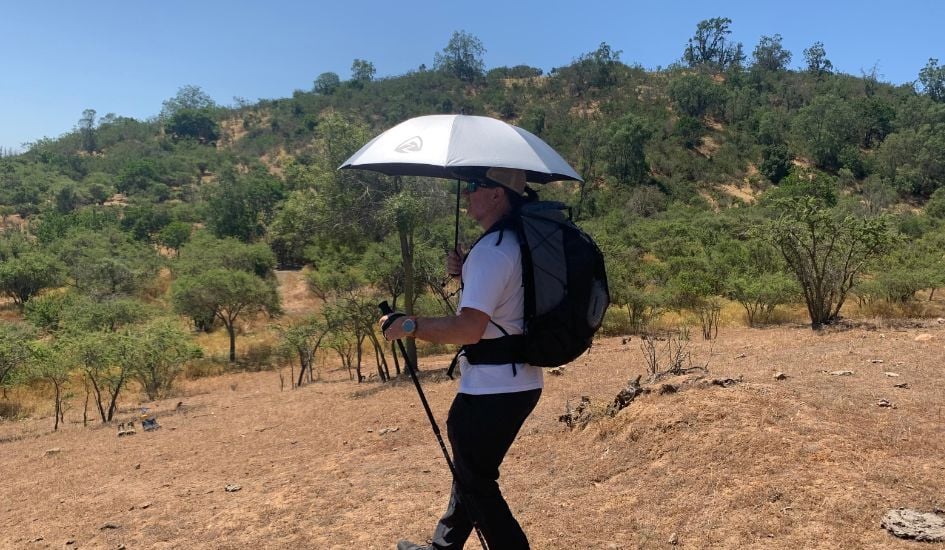 This Hiking Backpack Has a Retractable Umbrella - TheSuperBOO!