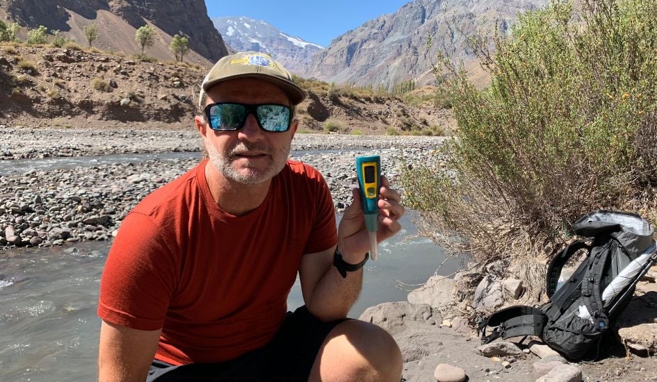 Testing the Steripen UV filter in a mountain stream